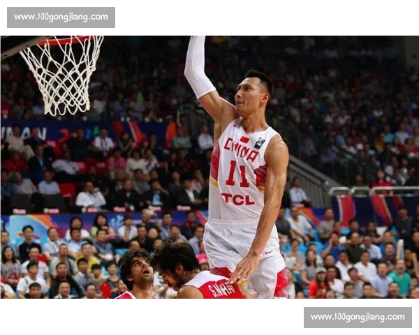 易建联对决哈达迪中伊内线王者的时代碰撞与宿命较量亚洲篮球巅峰之战